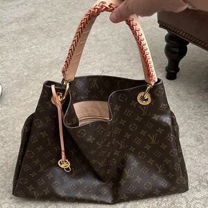 Faux Louis Vuitton